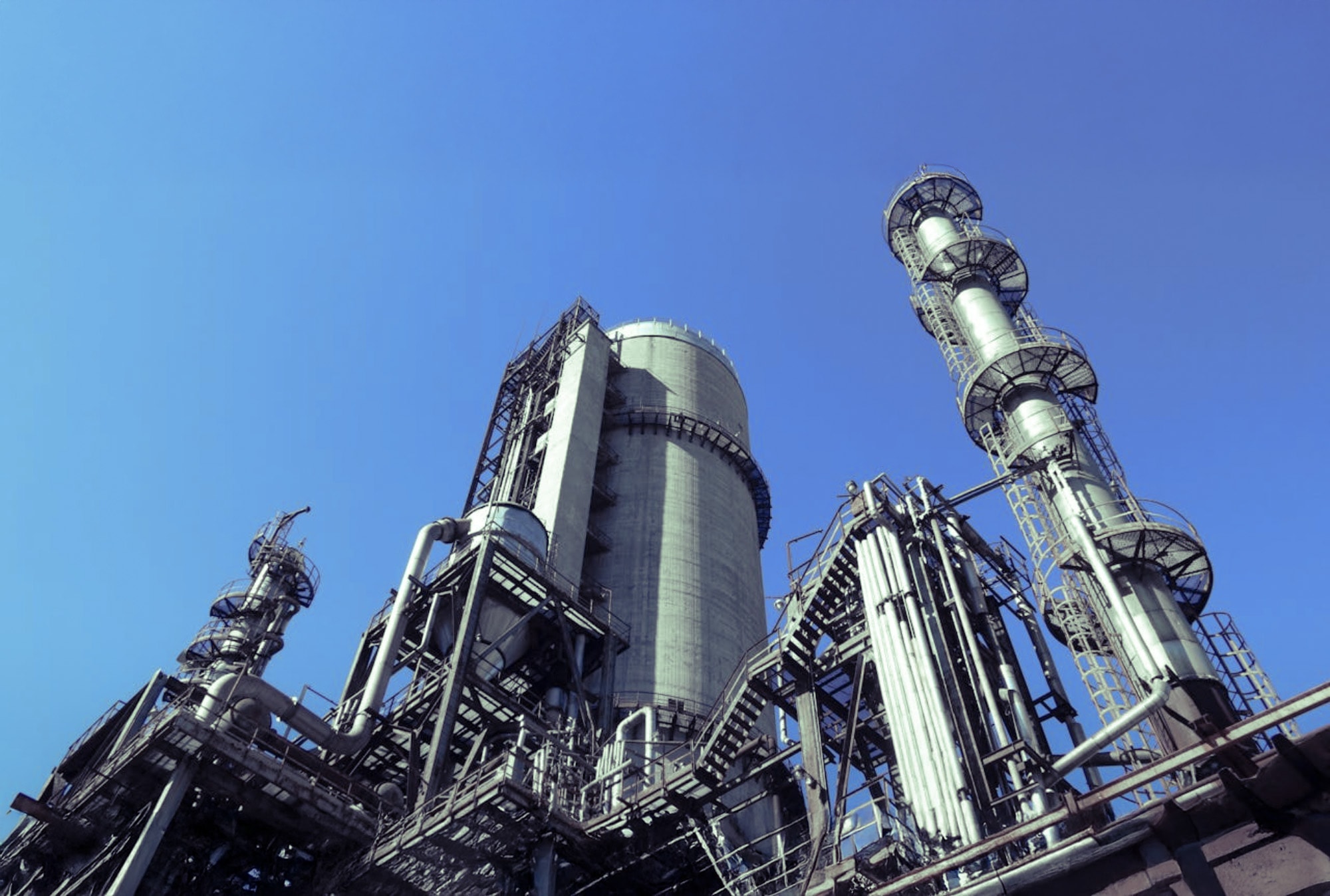 Industrial facility producing low-carbon materials